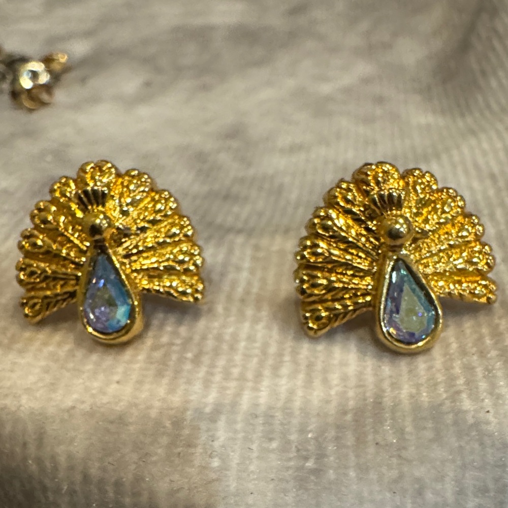 Vintage Avon Gold Peacock‎ Fan Stud Earrings with Iridescent Pierced earrings